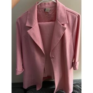 Women Pink business suit
